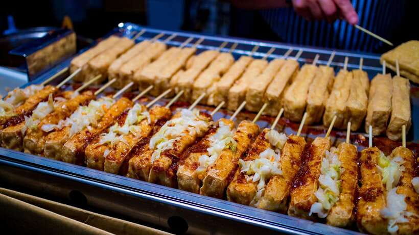 Taipei: Maokong Tea & Shenkeng Tofu Private Day Tour - What the guide adds to the day