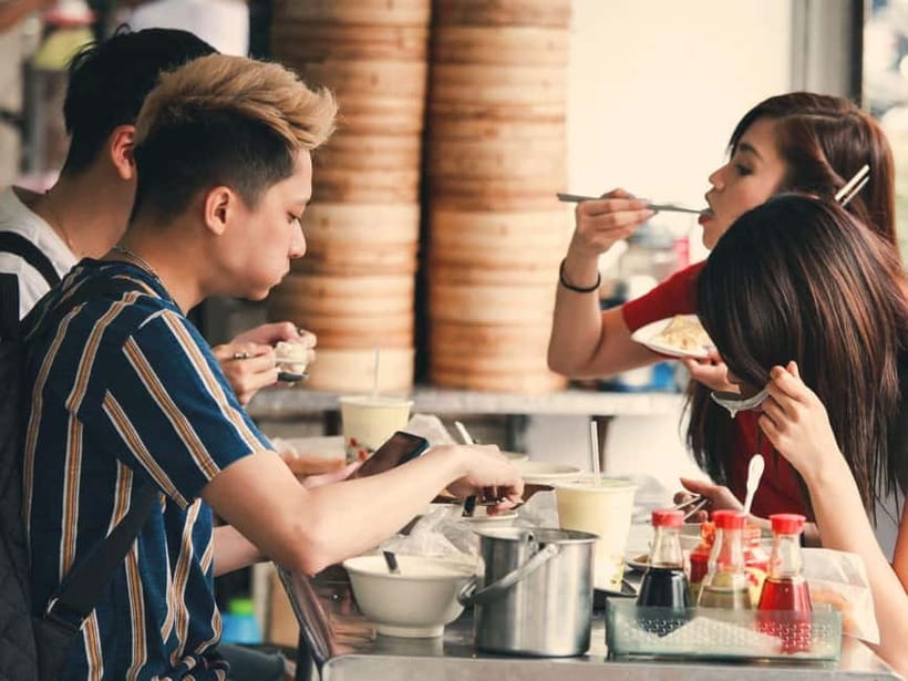 Taipei: Taiwan Traditional Breakfast & Market & Tea Tasting - Four guided food stops in a short morning