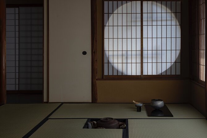 Tea ceremony at Kyoto's Zen Temple Teahouse - Entering Ryosokuin Temple in Kyoto