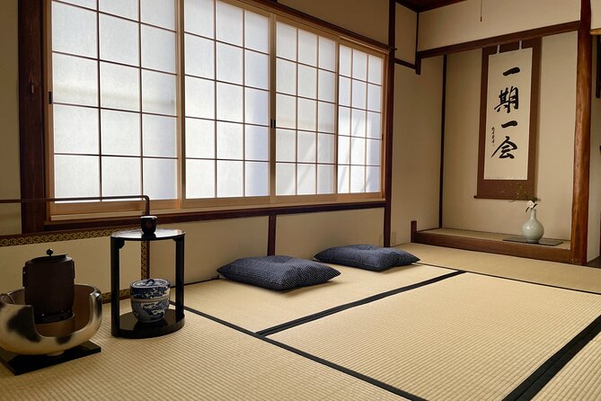 Tea ceremony by the tea master in Kyoto SHIUN AN - Why Daitoku-ji adds meaning to the experience
