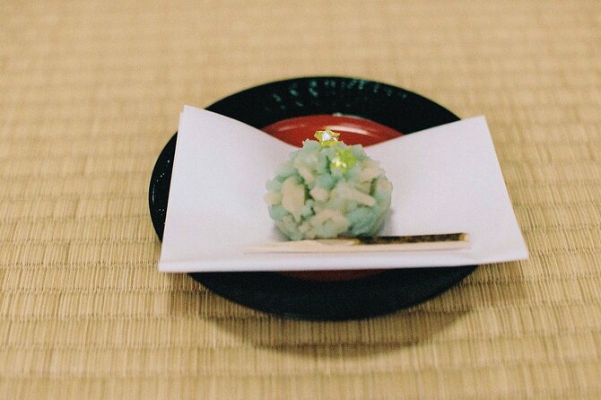 Tea ceremony by the tea master in Kyoto SHIUN AN - Sitting on tatami and practical comfort