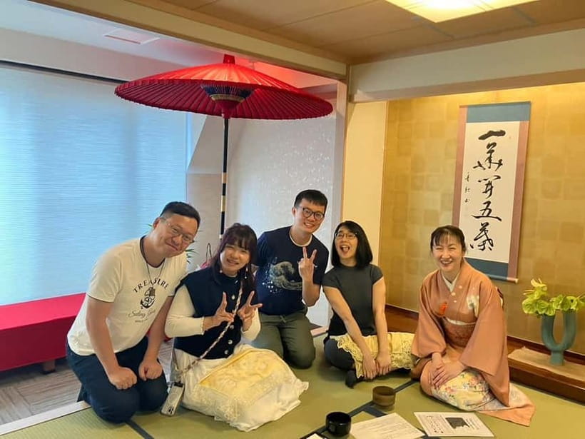 Tea ceremony experience in Japanese-style room 60min - What makes the hosting work