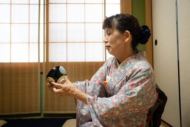 Tea Ceremony Experience in Kyoto - Meeting Chisato near the Kamogawa Delta