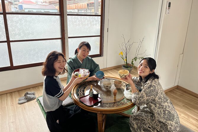 Tea Ceremony in a Century-old Japanese Town House - What happens inside Space Beppu