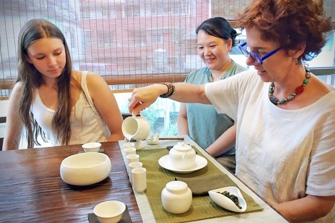 Tea of Taipei: Small-Group Tour with Taipei City Sightseeing - The old tea house and the ceremony