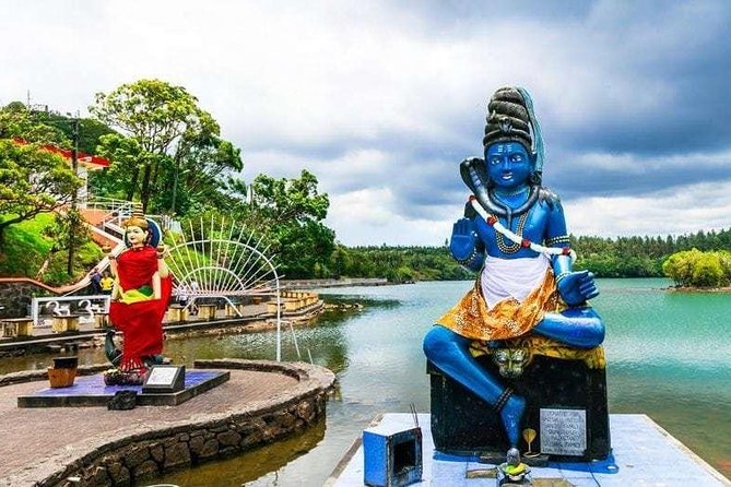 The Gorgeous South of Mauritius: Full-day tour incl Tea Factory & Crocodile park - Mare aux Vacoas offers a quiet reservoir view