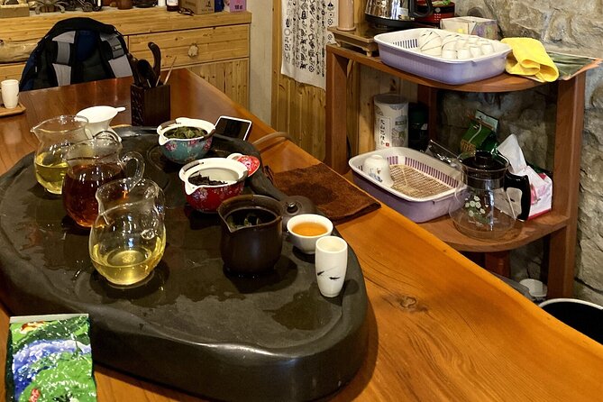 Thousand Island Lake and Pinglin Tea Plantation from Taipei - Guides, group size, and language