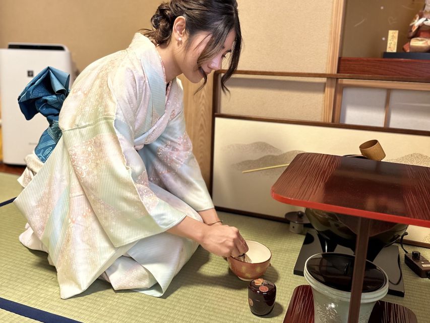 Tokyo:Genuine Tea Ceremony, Kimono Dressing, and Photography - Choosing between a kimono and a summer yukata