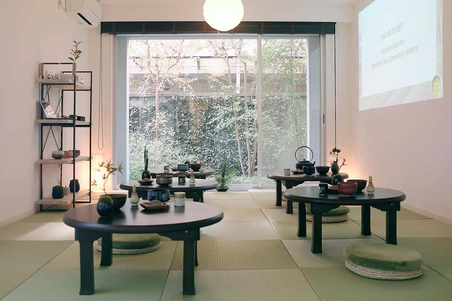 Tokyo: Matcha and Kimono Experience - Making a beautiful bowl at home