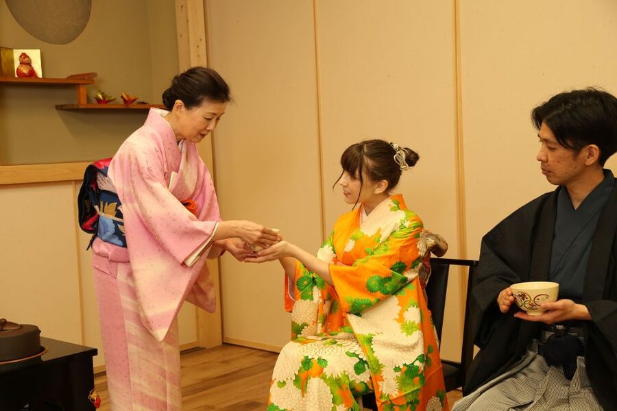 Tokyo: Practicing Zen with a Japanese Tea Ceremony - Finding the meeting point near Tokyo Tower
