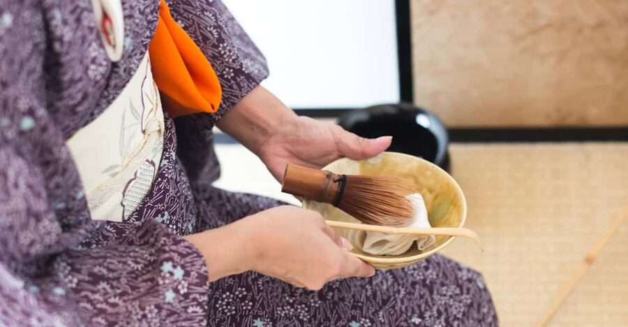 Tokyo: Tea Ceremony Experience in a small tea room - Meeting Mari near Nishi-Nippori
