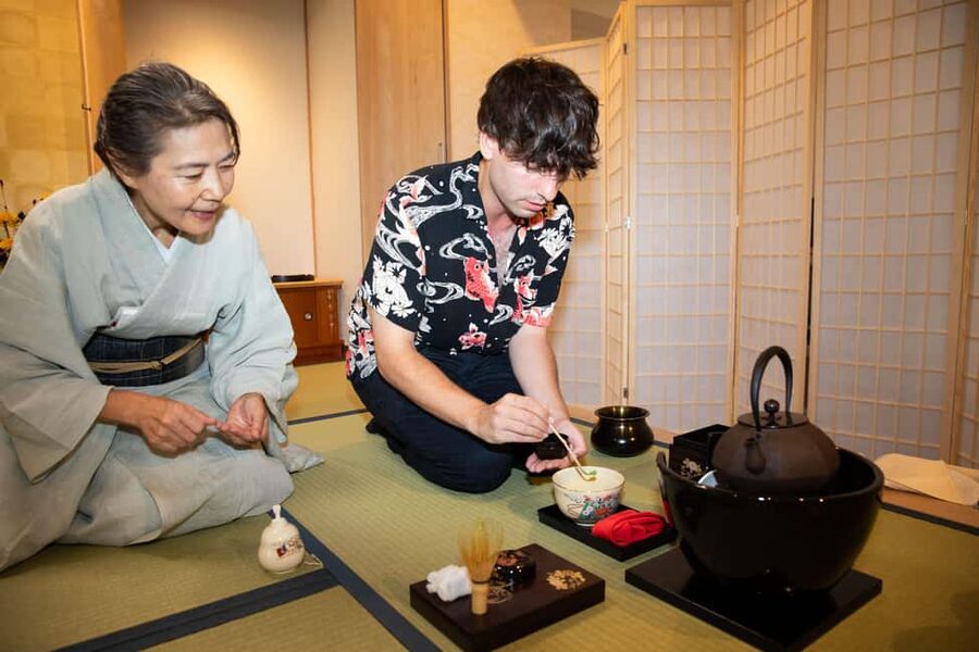 Tokyo: Tea Ceremony Experience in Asakusa - Why the small group matters