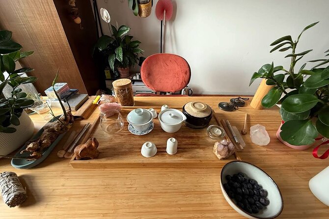 Traditional Tea Ceremony with Tibetan Sound Healing - What Lilly adds to the experience