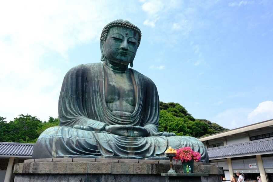 Trip to Kamakura & Enoshima: Shrines, Seaside, Temples &Tea - Enoshima’s coast, shrine, and observatory