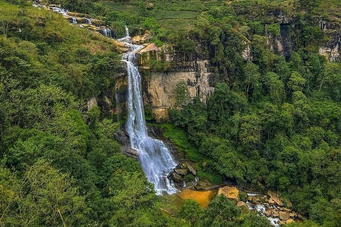Tuk Tuk Nuwara Eliya Tea Falls Adventure - Ramboda Waterfall and the rough road to the falls
