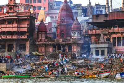 Varanasi: Sunrise walking tour with Chai & Arti Ceremony