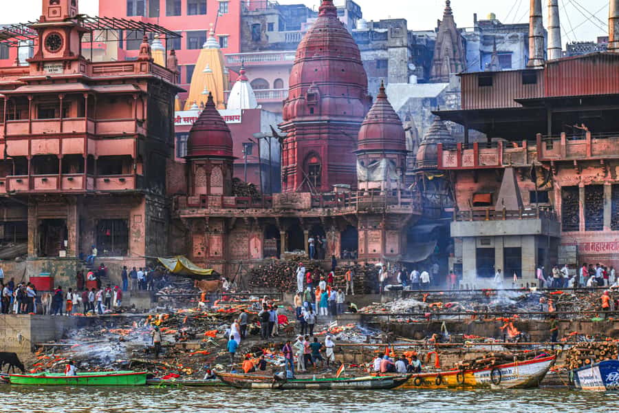 Varanasi: Sunrise walking tour with Chai & Arti Ceremony - Chai, clay cups, and a slower start
