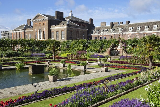 VIP Kensington Palace Gardens Tour & Royal Tea Crown Experience - The guides make the biggest difference