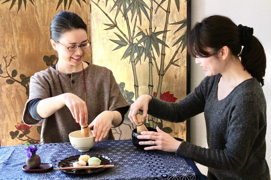 Visit local home for music and tea ceremony near Disney - Who should book this experience?