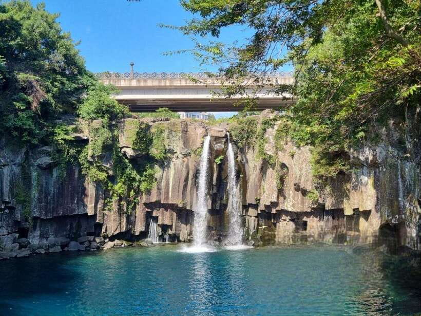 West & South Jeju: Hallasan Trail, Waterfall, Tea Field Tour - Key points at a glance