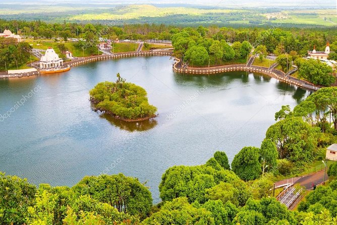 Wild South: Full-Day tour incl Rhumerie St Aubin, Bois cheri Tea factory & Lunch - Alexandra Falls combines water and wide views