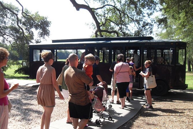 Wine Sippin'-Tea Drinkin'-Tree Huggin' Lowcountry Sightseeing - Who will enjoy this Charleston day trip