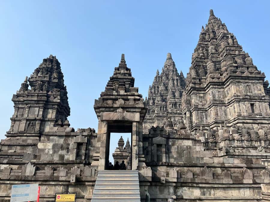 Yogyakarta: Prambanan Tour, Sukuh Temple & Tea Plantation - What your Prambanan visit includes
