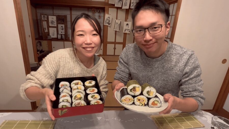 Yokohama: Sushi & Gyoza Cooking with Matcha Experience - Choose your first hour: tea, manga, or quiet time